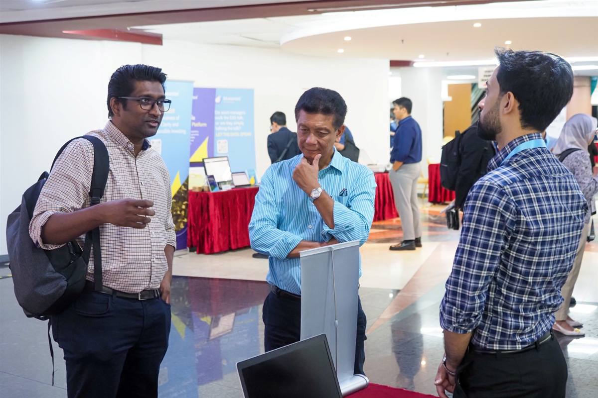 Watch How team in a client conversation